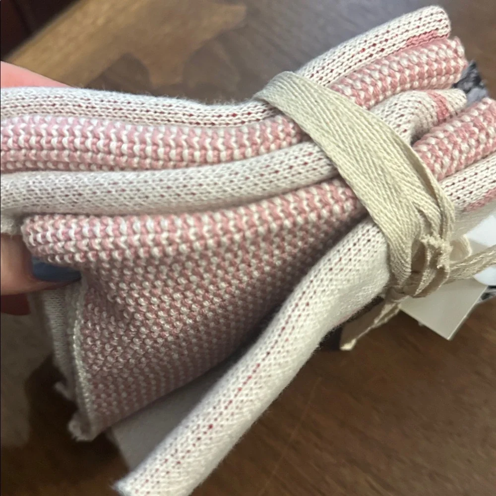Tahari Valentine’s bow and heart cloth dish towels set of 5